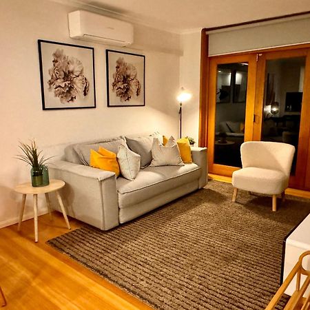 Appartamento 2 Bdrm Apt In Annandale With Courtyard & Parking Sydney Esterno foto